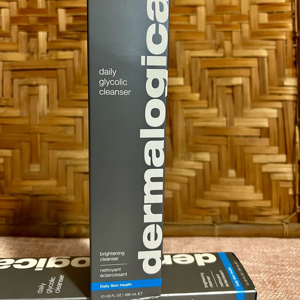 FREE GIFT WITH PURCHASE OF Dermalogica daily glycolic cleanser - new in …